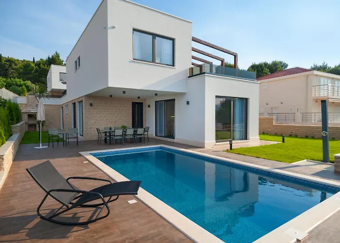 Seaside Luxury With A Swimming Pool Okrug Gornji, Ciovo - 24340 Villa *