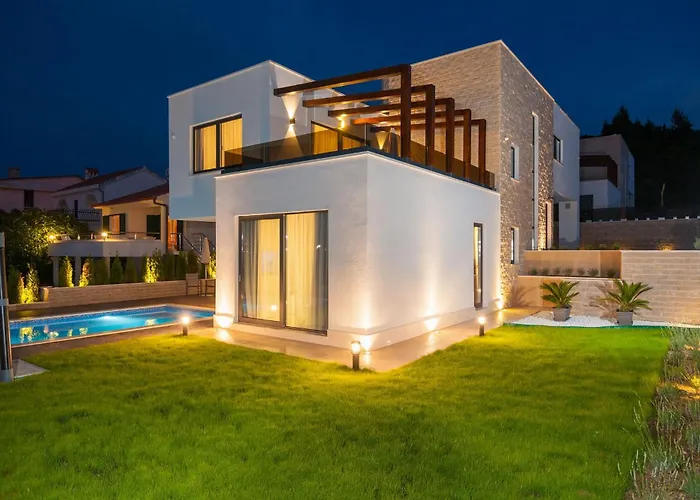 Seaside Luxury With A Swimming Pool Okrug Gornji, Ciovo - 24340 Villa *